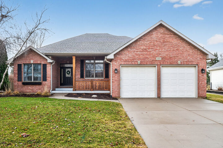 Property Photo:  1411 Windfield Drive  IL 60178 