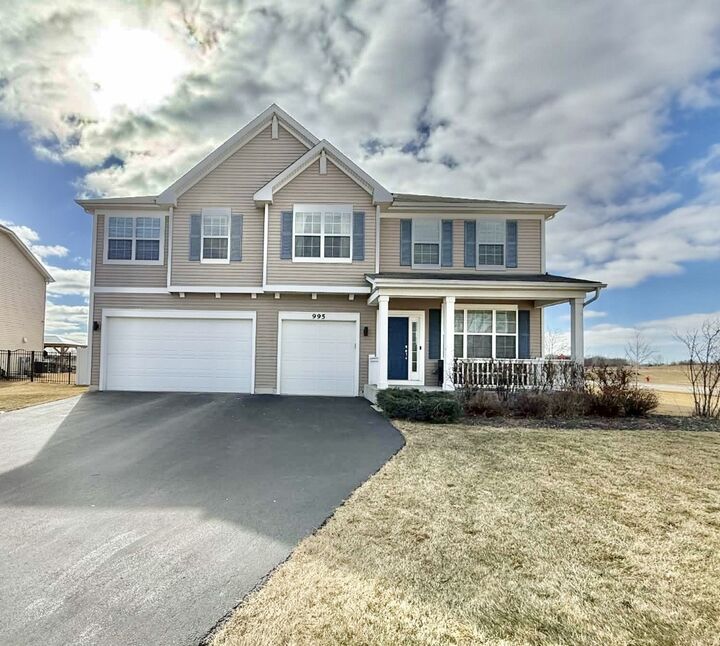 Property Photo:  995 Bluff Quarry Drive  IL 60177 