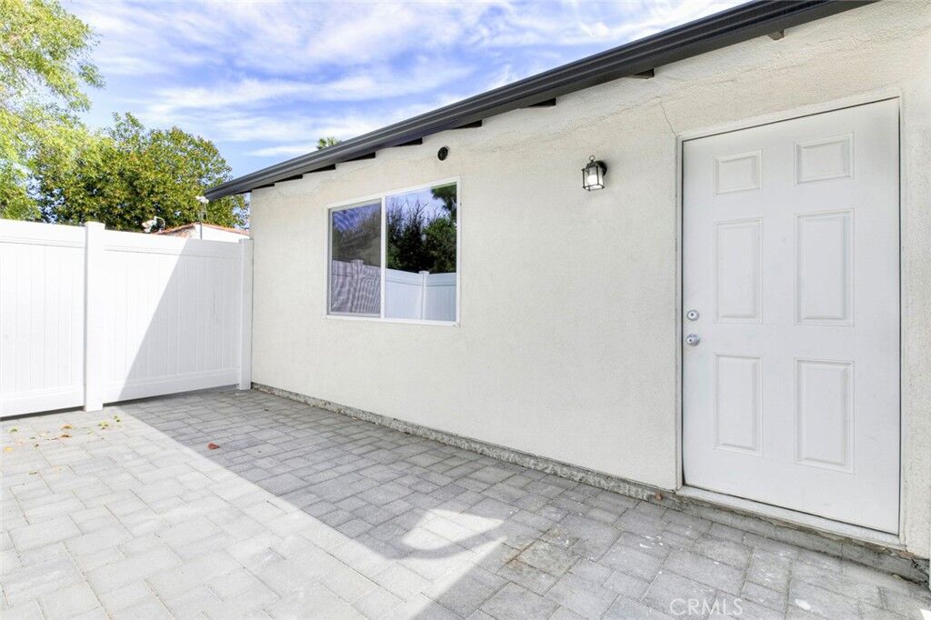 Property Photo:  7302 N Firmament Avenue  CA 91406 