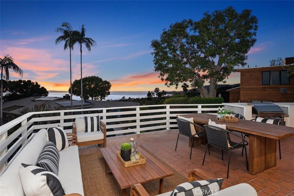 Property Photo:  590 Diamond Street  CA 92651 