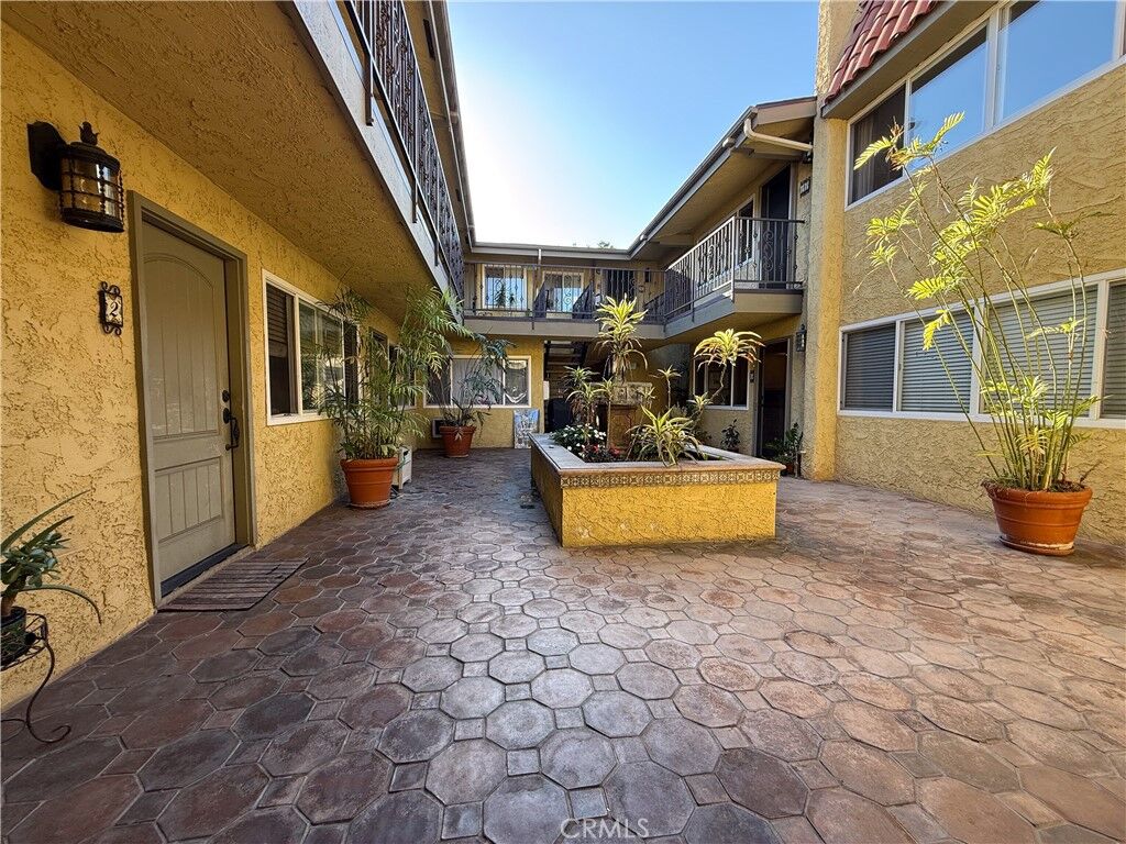 Property Photo:  645 Temple 5  CA 90814 