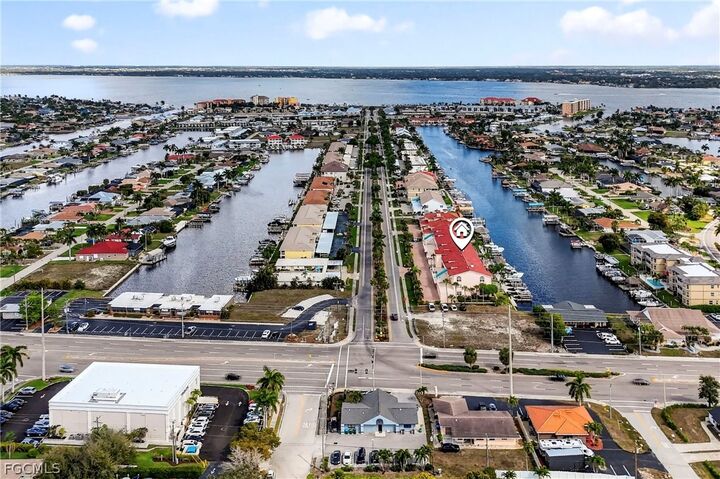 Property Photo:  1614 Beach Parkway 103  FL 33904 