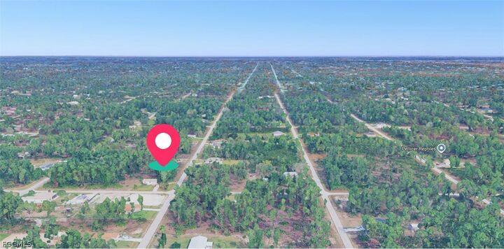 Property Photo:  907 Johns Avenue  FL 33972 