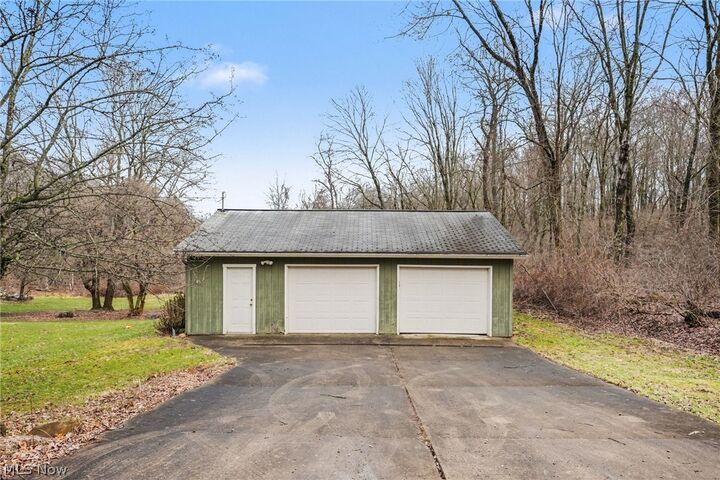 Property Photo:  1511 Homestead Drive  OH 43920 