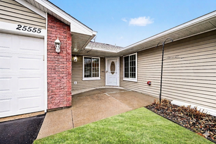 Property Photo:  25555 Park Lane  MN 55331 