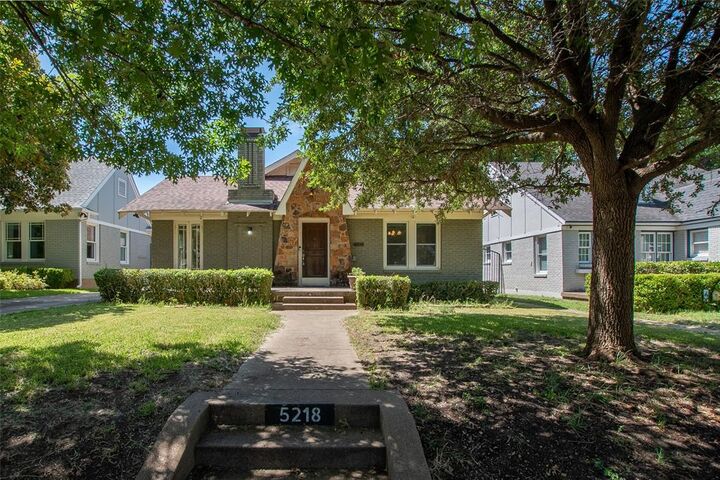 Property Photo: 5218 Vanderbilt Avenue TX 75206