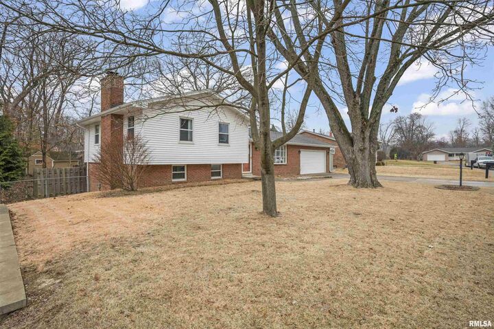 Property Photo: 12145 N Whispering Woods Drive IL 61525