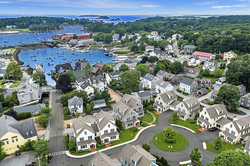 Property Photo:  21 Sawmill Circle  MA 01944 