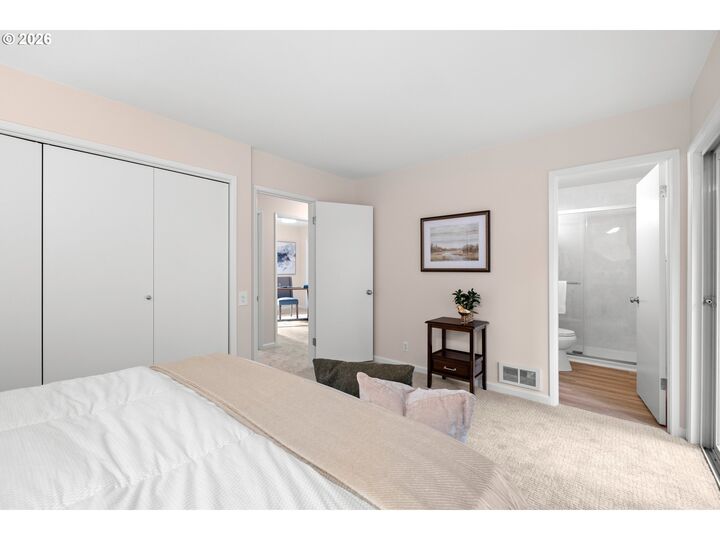 Property Photo:  1053 Northshore Pl  OR 97034 
