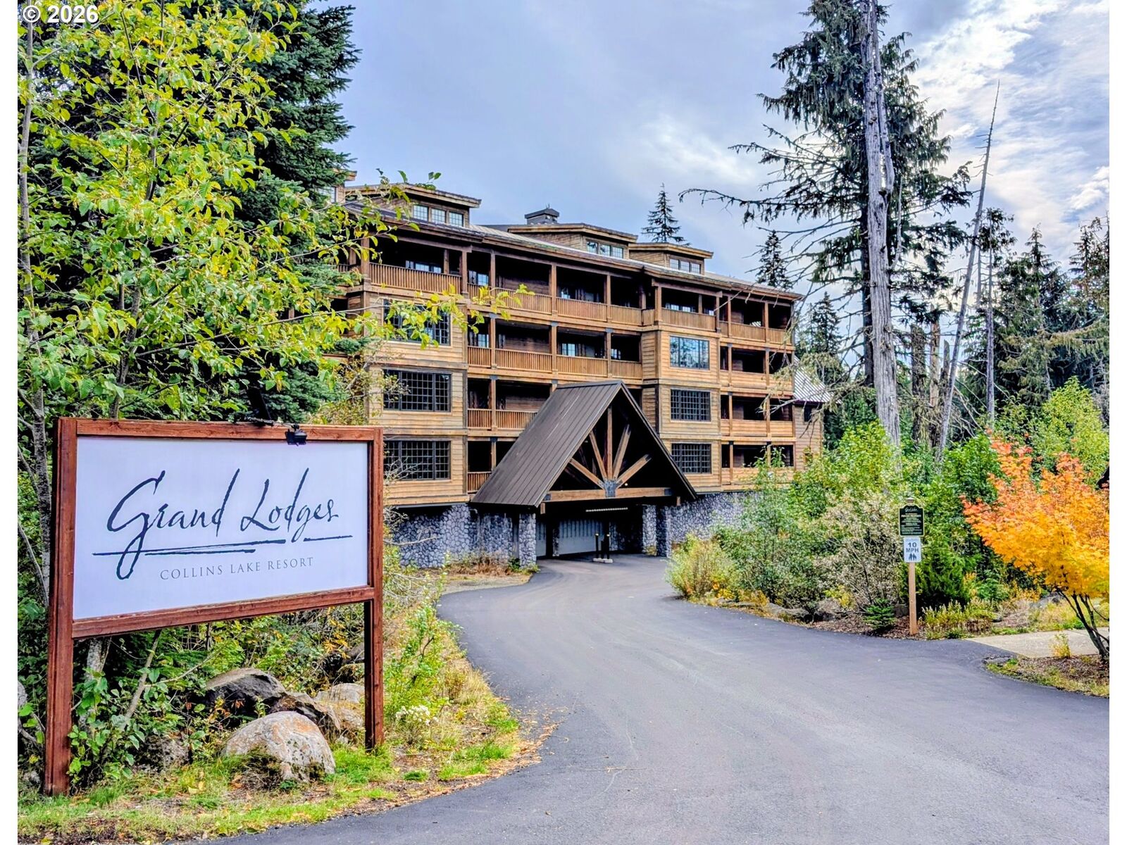 Property Photo: 31250 E Collins Lake Rd 6 OR 97028