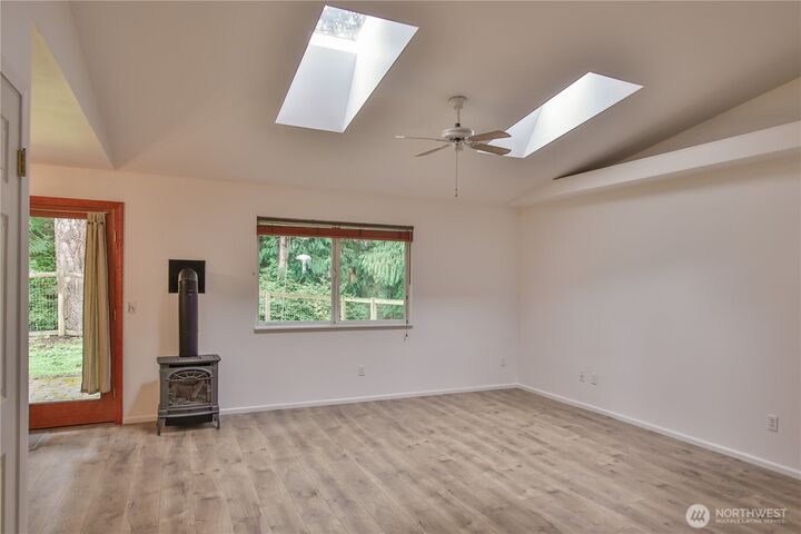 Property Photo:  7847  Blakely Avenue  WA 98236 