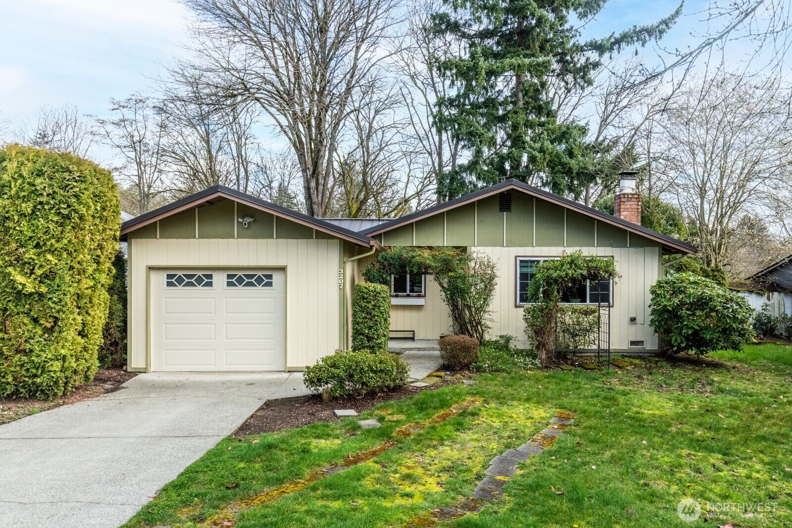 Property Photo: 3207 45th Avenue NE WA 98422
