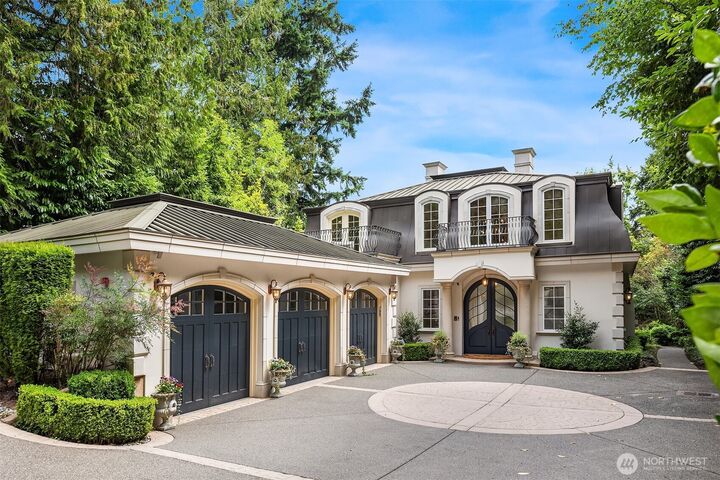 Property Photo: 3210 Hunts Point Road WA 98004