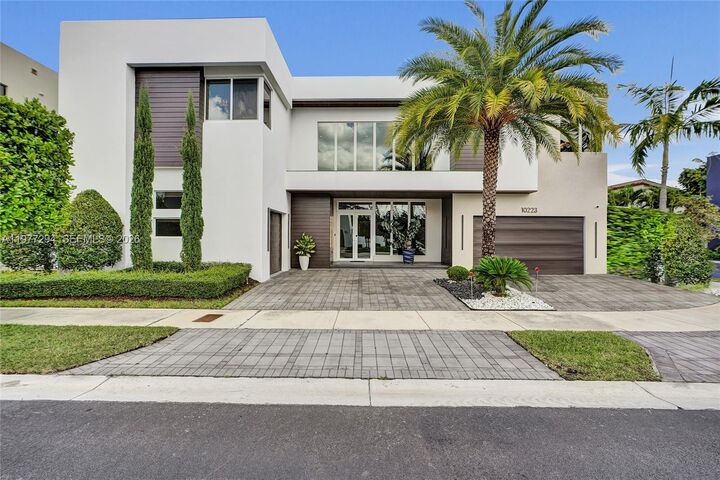 Property Photo: 10223 NW 75th Ter FL 33178