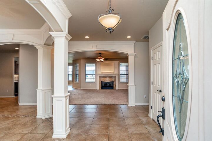 Property Photo:  301 Prairie Lane  OK 73061 