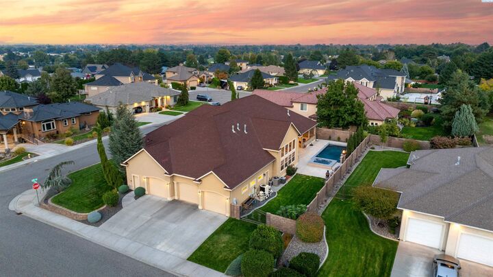 Property Photo:  5109 W 18th Ave  WA 99338 