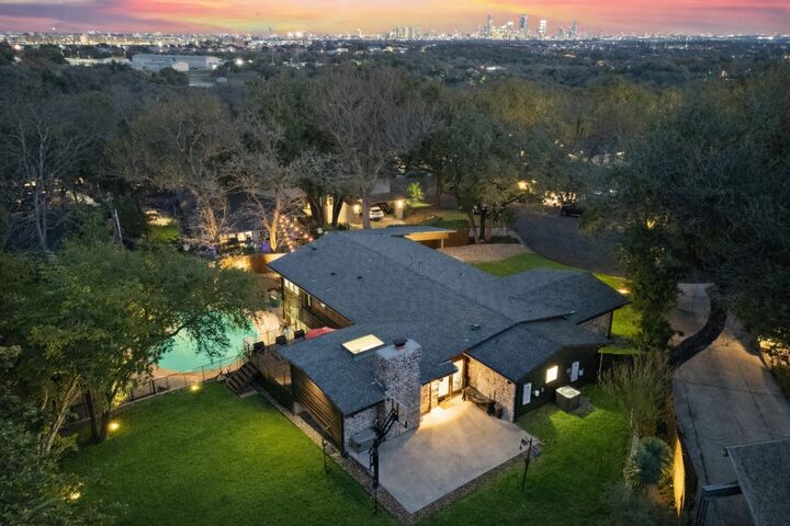 Property Photo: 3302 Cherry Tree Circle TX 78731