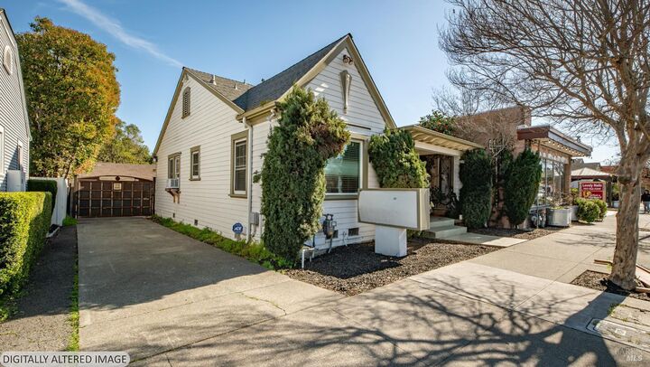Property Photo: 712 E Washington Street CA 94952