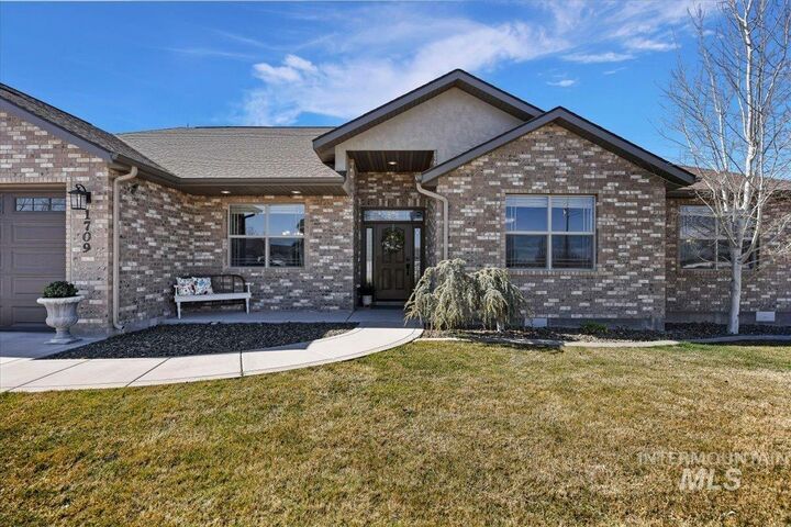 Property Photo:  1709 N McKinley St  ID 83338 