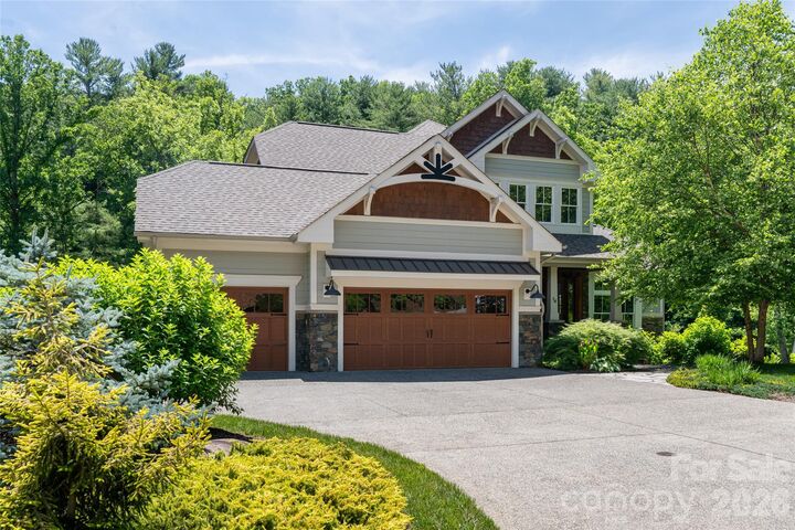 Property Photo: 14 Twinflower Trail NC 28804