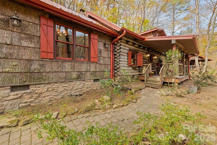 Property Photo:  12 Victoria Rose Lane  NC 28785 