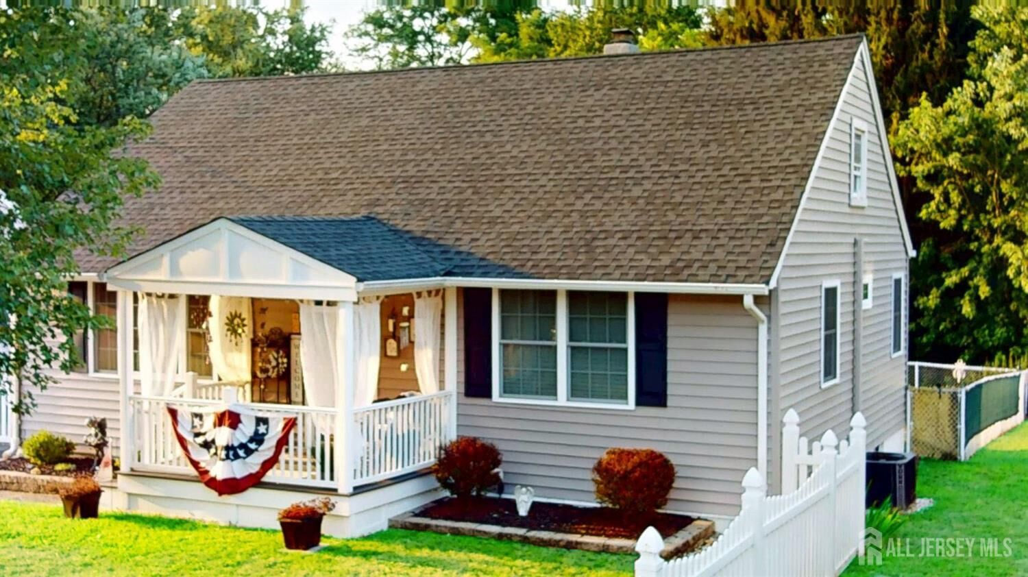 Property Photo:  40 E Sherman Street  NJ 08831 