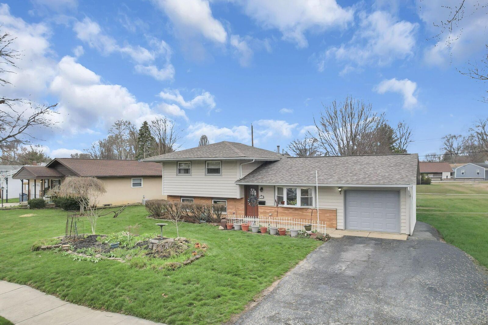 Property Photo: 308 Electric Avenue OH 43081