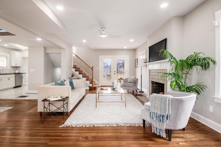 Property Photo:  214 Parkwood Avenue  OH 43203 