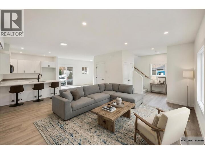 Property Photo: 11815 Grant Avenue 103 BC V0H 1Z8