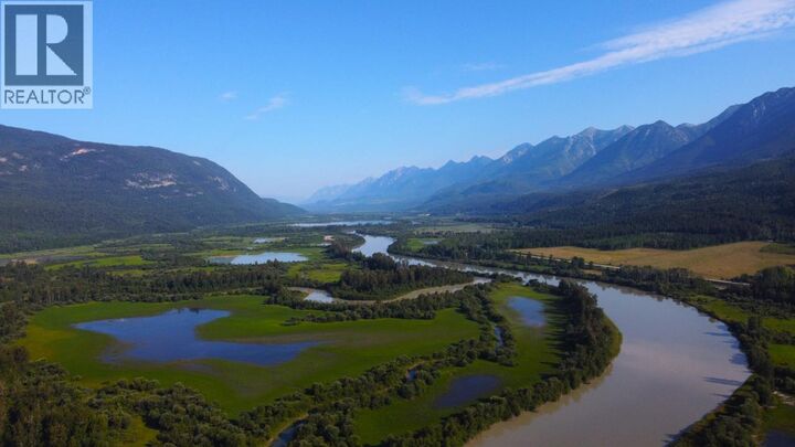 Property Photo: 726 95 Highway BC V0A 1M0