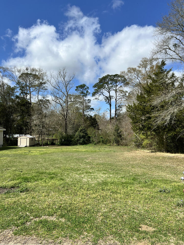 Property Photo:  409 Range Line Street  FL 32425 