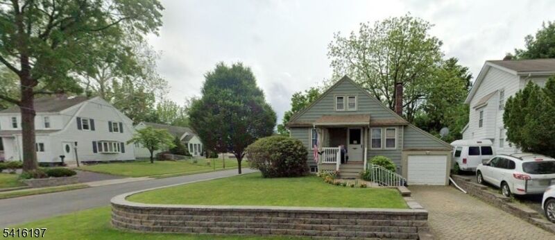 Property Photo:  1 Perry Place  NJ 07081 