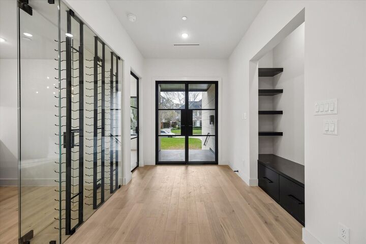 Property Photo:  4622 Willow  TX 77401 