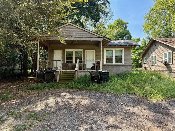 Property Photo: 623, 625, 627 Harrell St. TX 75601