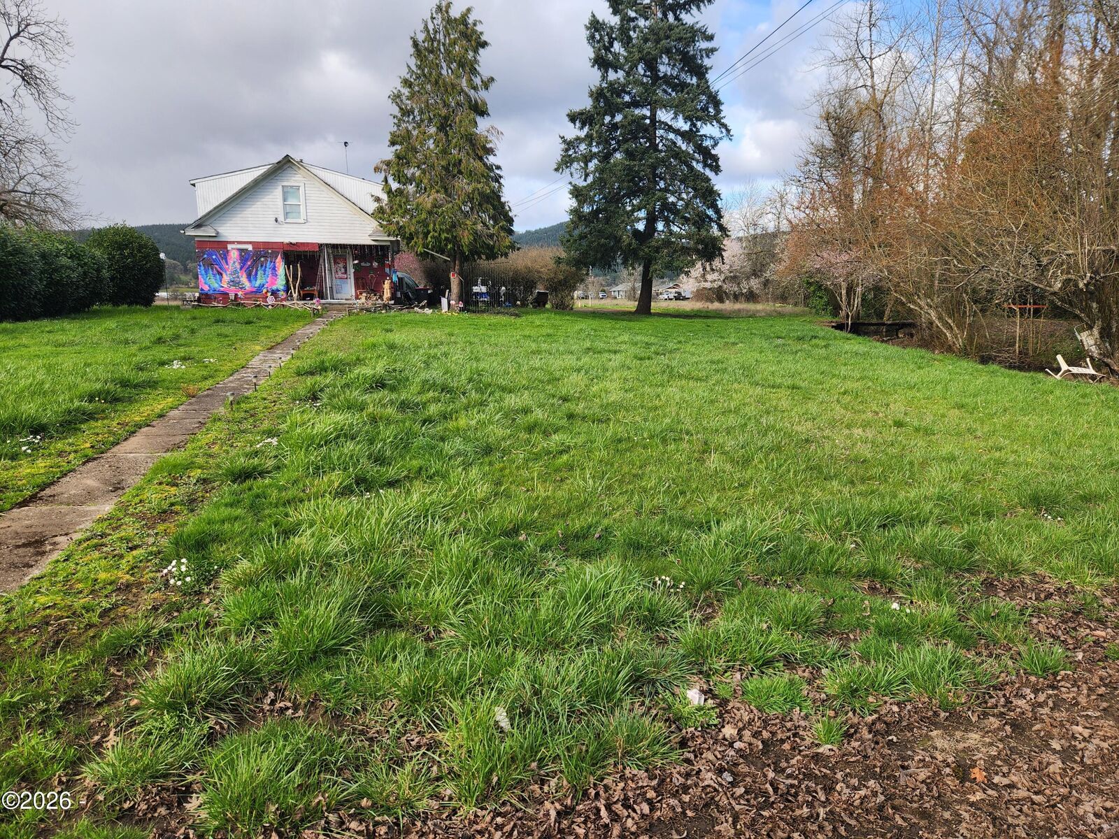 Property Photo: 819 W Main Street OR 97378