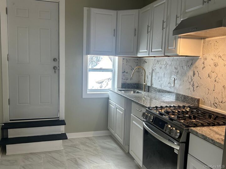 Property Photo:  5 Poplar Street  NY 12550 