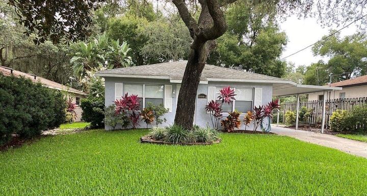 Property Photo:  2010 1/2 Vine Street  FL 34748 