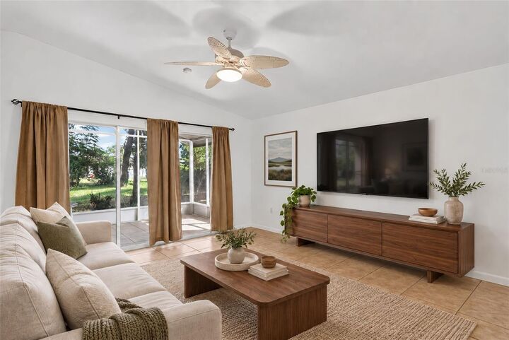 Property Photo:  2010 1/2 Vine Street  FL 34748 
