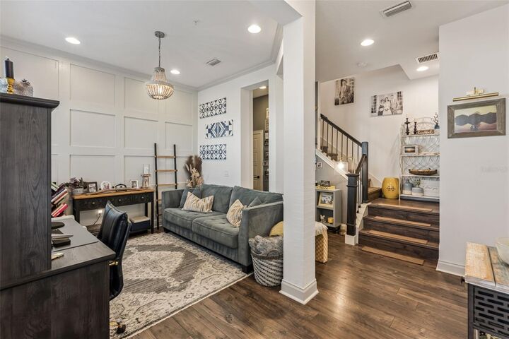 Property Photo: 1015 Lychee Court FL 32746