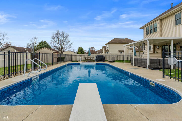 Property Photo:  2033 Cheyenne Trail  IN 47203 