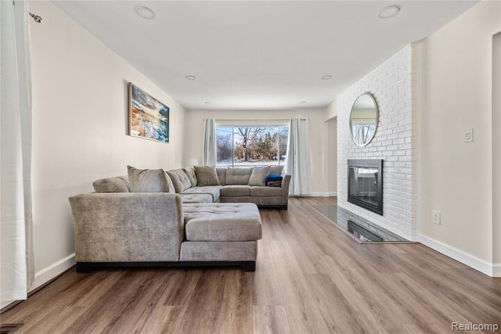 Property Photo:  38309 Southfarm Lane  MI 48167 8961 