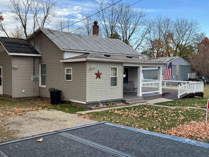 Property Photo:  223 E Lasalle Street  MI 48818 