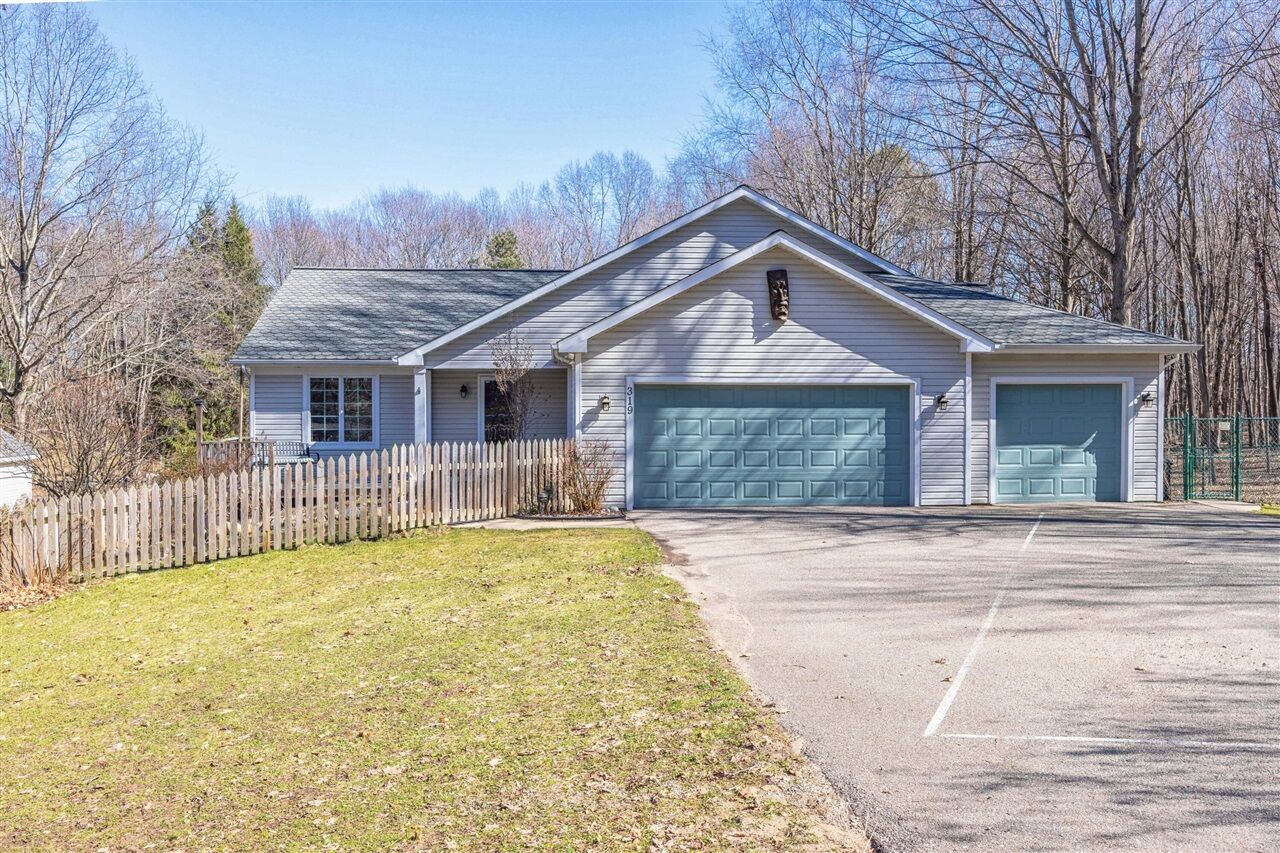 Property Photo: 319 S Union Street MI 49406-5142