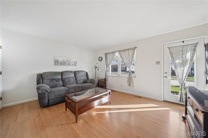 Property Photo:  2327 Wescreek Drive  MO 63043 