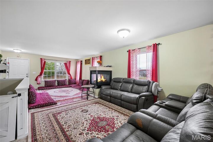 Property Photo:  1604 Ville Gloria Lane  MO 63042 