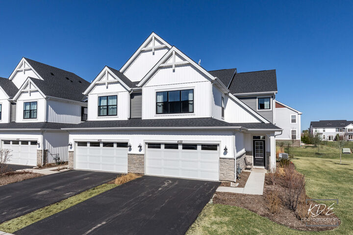 Property Photo: 4122 Chelsea Manor Circle IL 60504