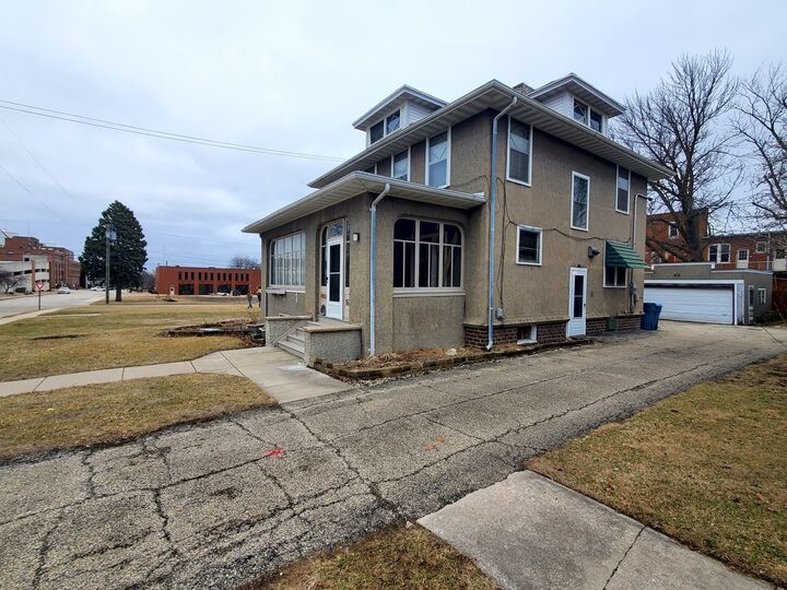 Property Photo:  1612 5th Street  IL 61354 