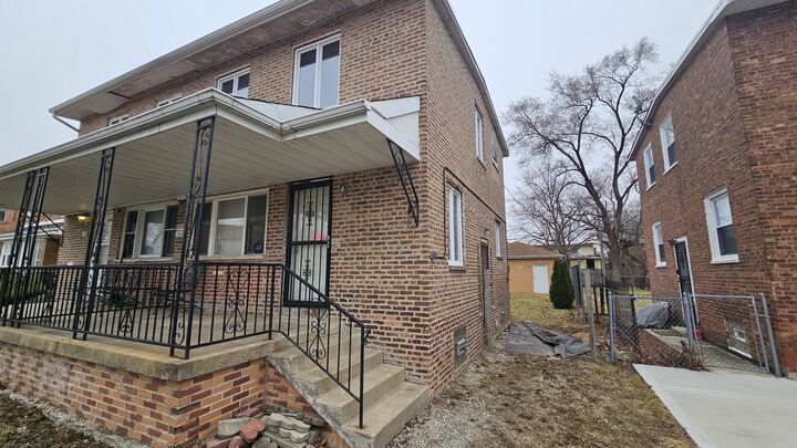 Property Photo: 9319 S Calumet Avenue IL 60619