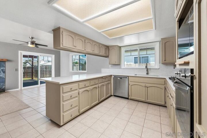 Property Photo:  468 Manor  CA 92020 