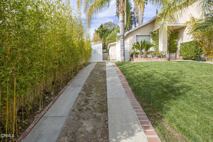 Property Photo:  11817 Jouett Street  CA 91342 